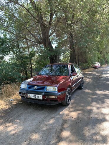 авто в рассрочку электромобиль: Volkswagen Vento: 1992 г., 1.8 л, Бензин