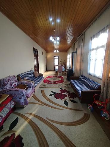 sumqayit 18 mikrorayon: 6 otaqlı, 256 kv. m, Orta təmir — 3
