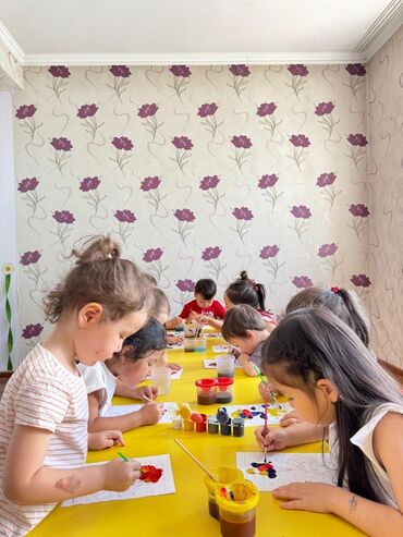 помощник в сто: Требуется Воспитатель, Частный детский сад, 3-5 лет опыта