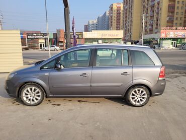 Opel: Opel Zafira B – geniş ailələr üçün funksional 7 yerlik miniven. Əsas — 4