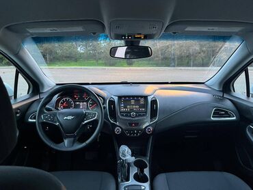 Chevrolet: Chevrolet Cruze: 1.4 l | 2018 il 190500 km Sedan — 5