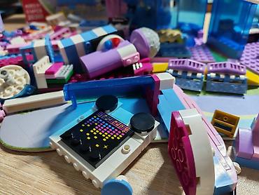 Konstruktorlar: Lego alinib ama oynadilmayib yenidir. Qiymet 20 manata . Unvan — 6