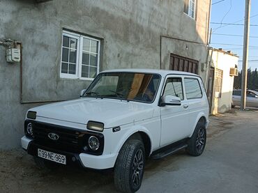 pionee: VAZ (LADA) 4x4 Niva: 1.7 l. | 2009 il | 220693 km. | Ofrouder/SUV