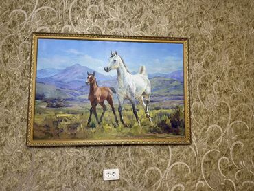 самые известные картины: Картина «Лошади в горах» в декоративной раме. - Сюжет: белая лошадь и