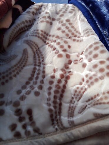 Ćebad i pokrivači: Ćebe — 17