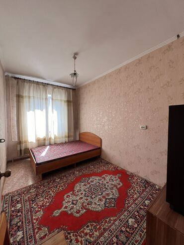 сдам квартиру в районе ошского рынка: 3 комнаты, Риэлтор, С подселением, С мебелью полностью