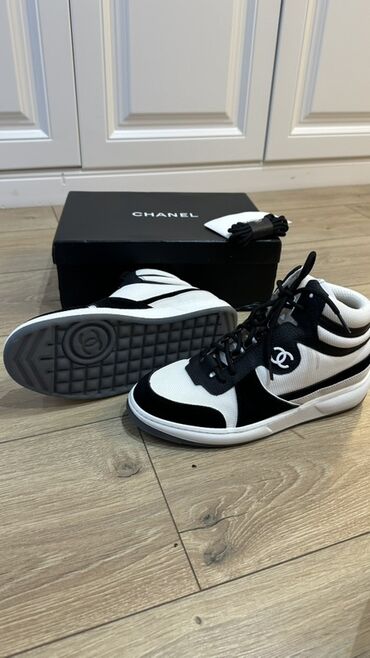 Айымдардын бут кийими: Кроссовкалар, 39, Chanel, Жаңы, түсү - Ак
