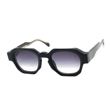 Солнцезащитные очки: John Richmond — это известный британский бренд, основанный в 1982 году — 8