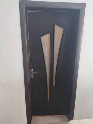 Тарелки: 3 ədəd eynən bu qapıdan var.qiymet sondur