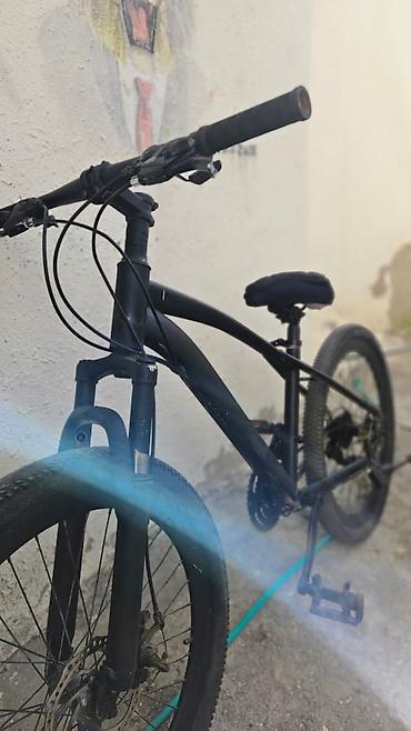 Горные велосипеды: Şəhər və off-road üçün çox yönlü dağ velosipedi. real alıcıya endirim — 2