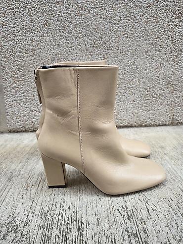obuca ecco katalog: Kožne zara bež čizme — 2