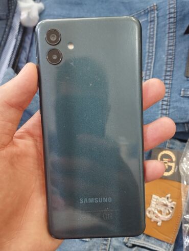 işlənmiş mobil telefonlar: Samsung Galaxy A04, 32 ГБ, цвет - Голубой, Две SIM карты, Face ID