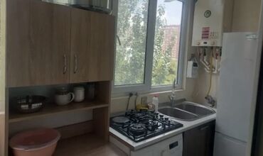 Köhnə tikili: Bakı, 4-cü mikrorayon, 3 otaqlı, Köhnə tikili, m. Memar Əcəmi, 55 kv. m — 7