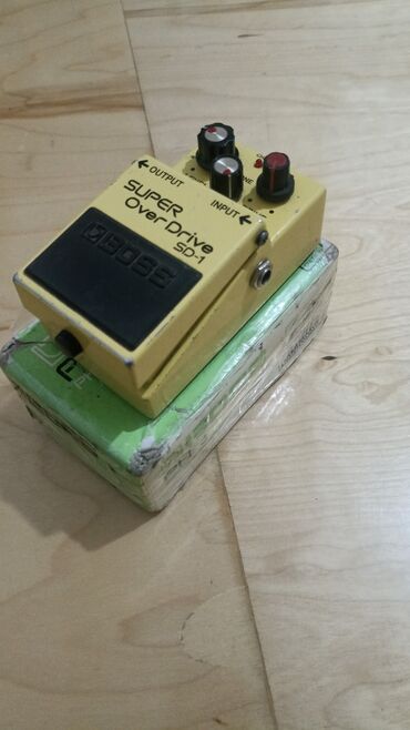 Sintezatorlar: Məhsul: Boss SD-1 Super OverDrive gitara pedalı Xüsusiyyətlər: -