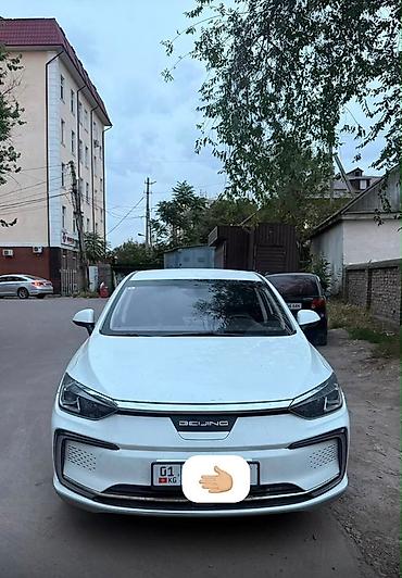 bye e5: Электромобиль BEIJING EU5, белый седан. Техника и электроника: - — 2