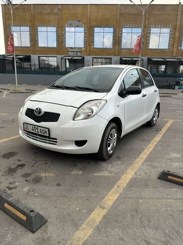Toyota: Toyota Yaris: 2008 г., 1.3 л, Механика, Бензин, Хэтчбэк