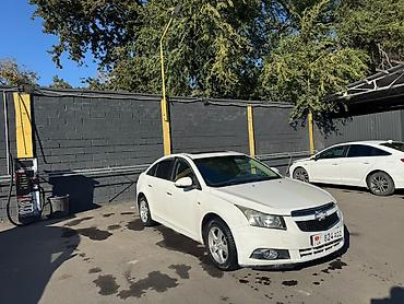 Chevrolet Cruze: 2010 г., 1.8 л, Автомат, Бензин, Седан