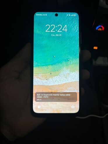 Xiaomi: Salam çox təcili satılır aşağıda eliyecem təzədir hər şeye cavabdehem