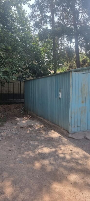 гараж для машины: 15 м², Металлический