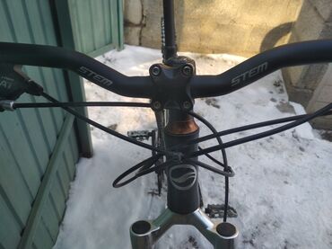 Велозапчасти: Продам! Велозапчасти Руль под тонкий вынос алюминиевый 2 штуки почти — 2