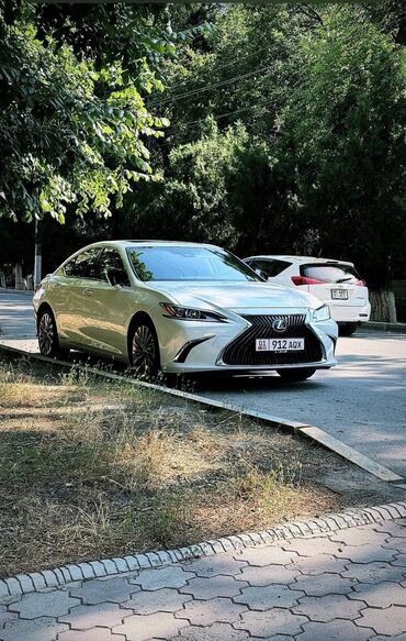 Lexus: Lexus ES: 2020 г., 2.5 л, Вариатор, Гибрид, Седан