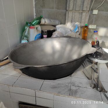 алюминиевый чайник: Казан СССР дюралеминевый 80 литровый 11000