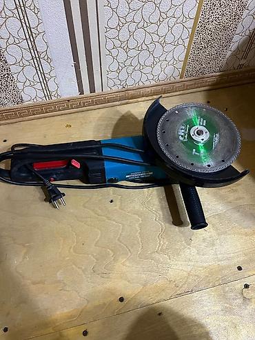 3d rucka: VİKTOR UŞM-230/2200 bucaqslı daşlayıcı (Angle Grinder) - Güc: 2200 W — 4