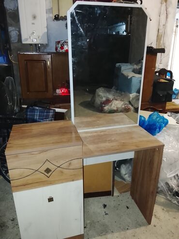 стол из блока цилиндров: Düz masa, Stulsuz, Polkalı, Siyirməsiz, Teksturalı laminat