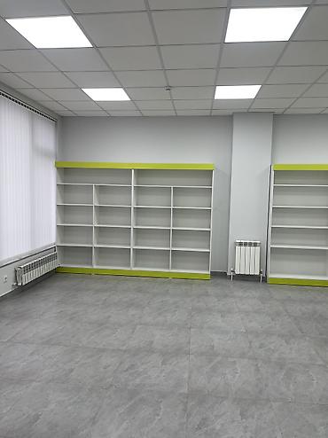 Торговое оборудование: Продаю полки в отличном состоянии,все как на фото.Более детально можно — 4