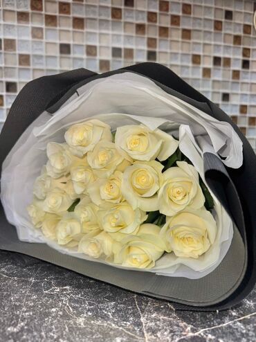 сейф ош сатылат: Срочно продается ‼️‼️‼️ Букет из кремово-белых роз