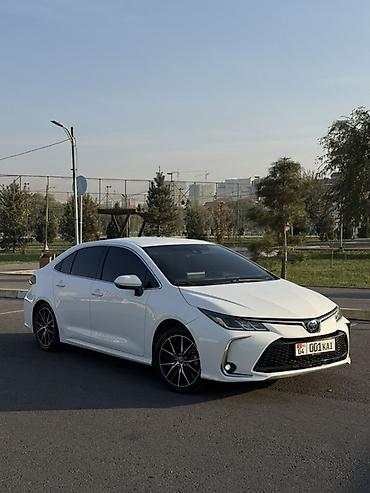fit rs: Toyota Corolla: 2022 г., 1.8 л, Автомат, Бензин, Седан — 2