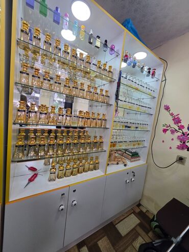 Setka vitrinləri: Qablar 3 manat biri polkada 500 eded var — 3