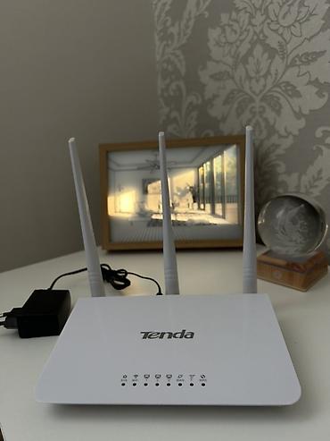 Tenda Wi‑Fi router - Brend/model: Tenda (ağ korpus, 3 ədəd xarici