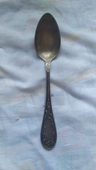 Süfrə ləvazimat dəstləri: Klassik naxışlı süfrə dəsti – qaşıq və çəngəllər - Tərkib: 3 ədəd iri — 7