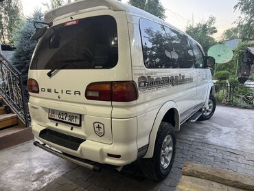 Mitsubishi: Mitsubishi Delica: 2001 г., 3 л, Автомат, Газ, Внедорожник