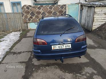 Другие автомобили: Просторный универсал синего цвета. Основные особенности: - Кузов — 4