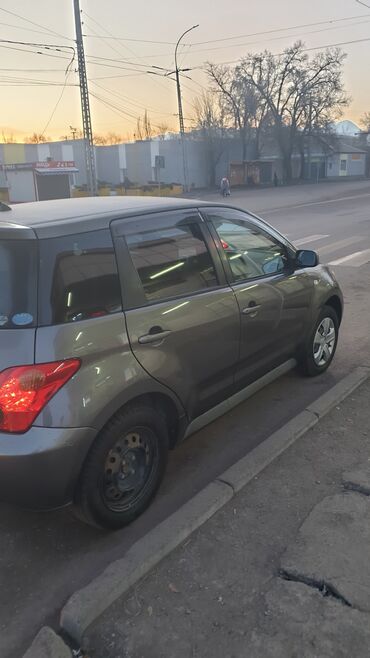 Toyota: Toyota ist: 2004 г., 1.3 л, Автомат, Бензин