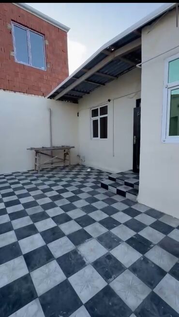Həyət evləri və villaların satışı: Binəqədi qəs. 3 otaqlı, 100 kv. m, Yeni təmirli