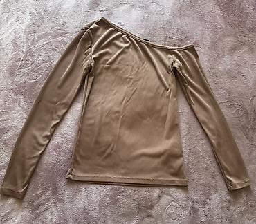 AMISU qadın bluzası - Model: off-shoulder (çiyin açıq) uzunqol top -
