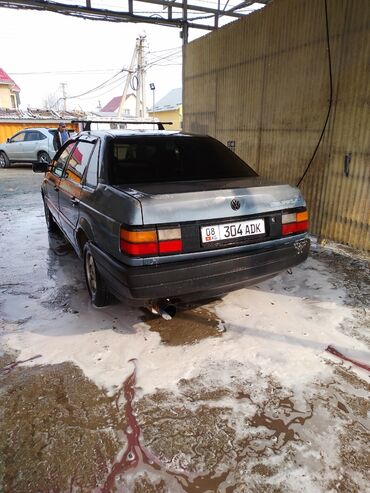 мерс 1990: Volkswagen Passat: 1990 г., 1.8 л, Механика, Седан