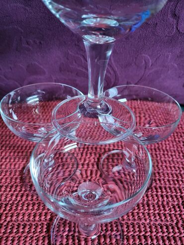 Čaše: Case nove za zastoko pice iz 70ih. god. Zapadna Nemacka. tanje — 2