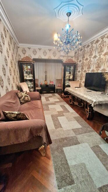 bakıxanov residence satilan evler: Bakı, Bakıxanov qəs., 3 otaqlı, Köhnə tikili, m. Neftçilər, 90 kv. m