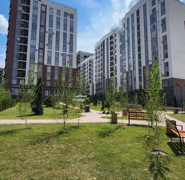снять квартиру без риэлтора: 3 бөлмө, 102 кв. м, Элитка, 13 кабат, ПСО (өзү оңдоп түзөтүп бүтүү үчүн)