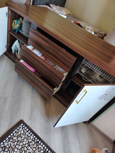 Bağ, çöl mebeli: Açılan, 2 qapılı Düz dolab, Qarderob, paltar dolabı