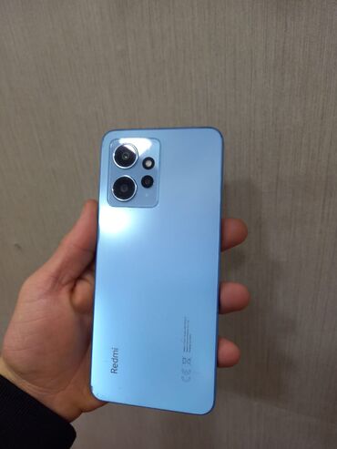 Digər mobil telefonlar: Satılır: 3 ədəd smartfon (şəkillərdə) 1) Apple iPhone (qara rəng) - — 24