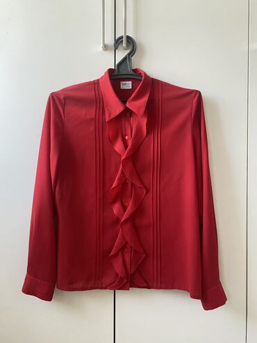 красная блузка: Рубашка