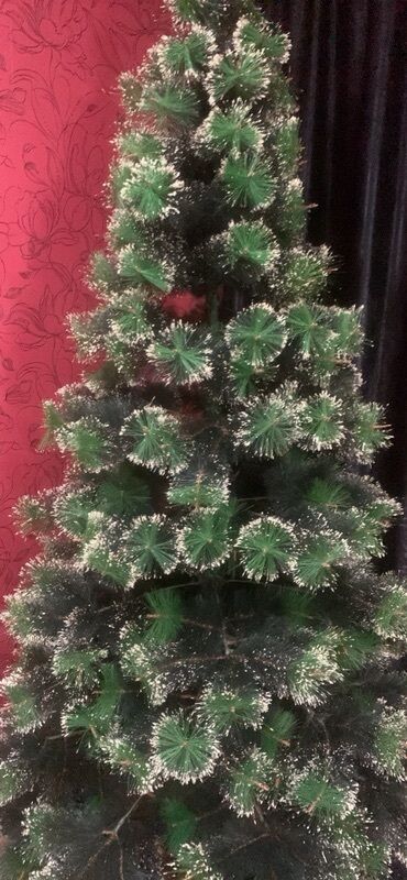 Yeni il ağacları: Hündürlüyü 2 m10 sm Eni 1 m 10 sm Süslənməyə hazır, qarlı effektli — 8