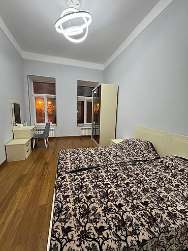 velosiped kirayə: İcarəyə verilir 2 otaqlı köhnə tikili 100 m², Sahil m. 900 AZN/ay 2 — 4