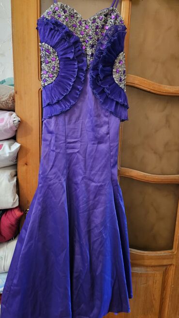 Gündəlik donlar: Qadın geyimləri paketi – 3 ədəd don 1) Ağ əsaslı, iri xallı yay donu — 4