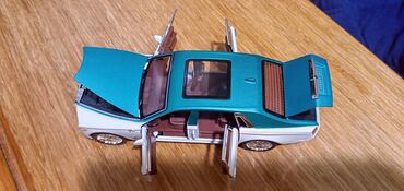 Igračke: Nov metalni model automobila Rols Rojs Fantom. Pale mu se prednja i — 15